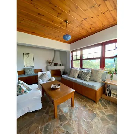 4-bdrms Bright Apartment Katouna