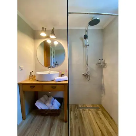 4-bdrms Bright Apartment