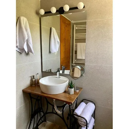 Apartment 4-bdrms Bright