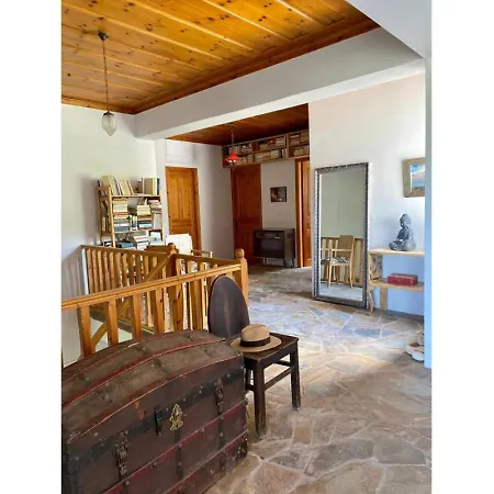 Apartment 4-bdrms Bright Katouna