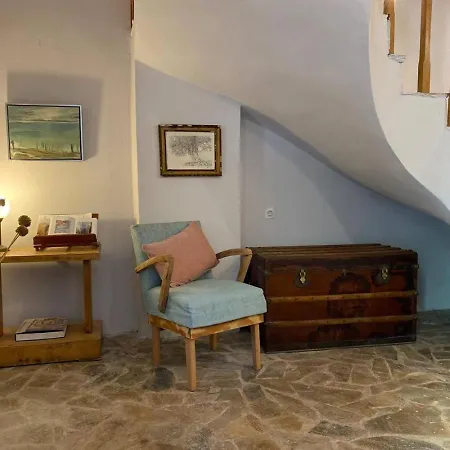 4-bdrms Bright Apartment Katouna