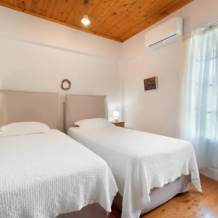 4-bdrms Bright Apartament Katouna