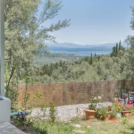 Apartament 4-bdrms Bright Katouna