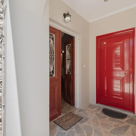 4-bdrms Bright Katouna