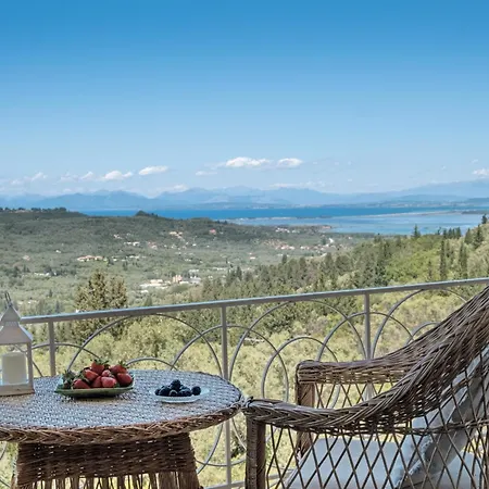 4-bdrms Bright Apartament Katouna