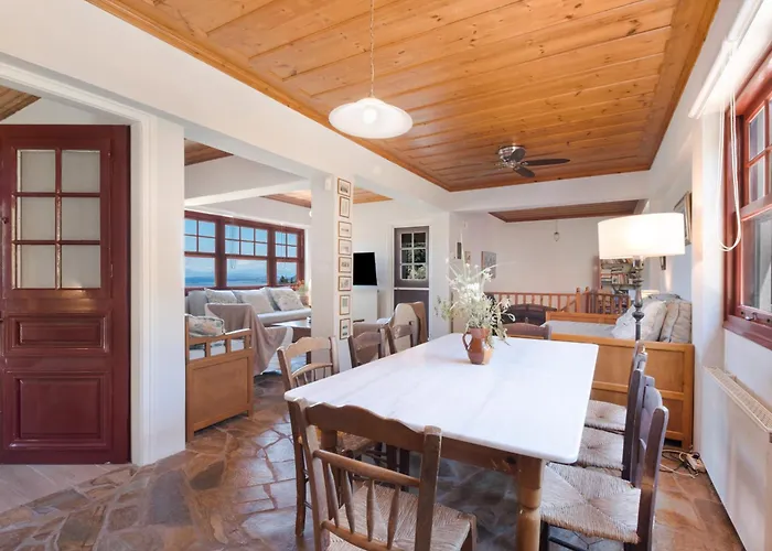 公寓 4-bdrms Bright Katouna